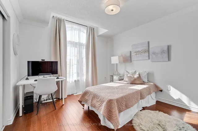 Additional image 36 of 533 Kennedy Circ