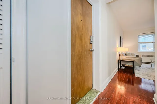 Additional image 18 of 802 KING St Unit 3