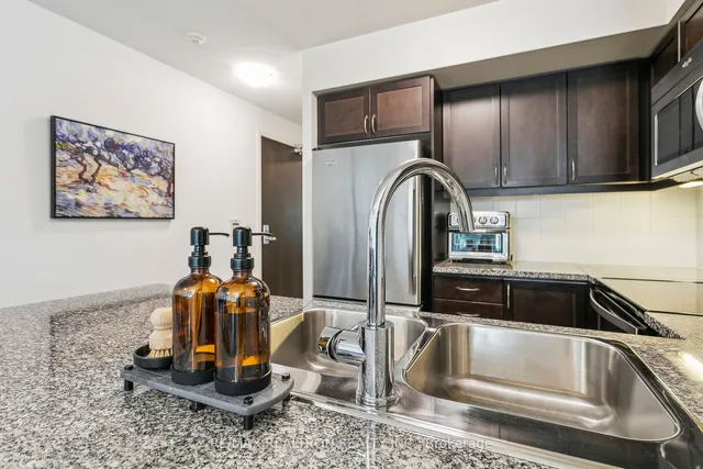 Additional image 21 of 19 Grand Trunk Cres Unit 1215