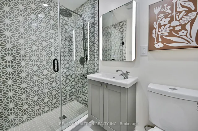 Additional image 33 of 28 Baronial Crt