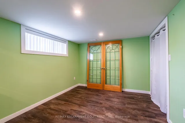 Additional image 32 of 119 King St