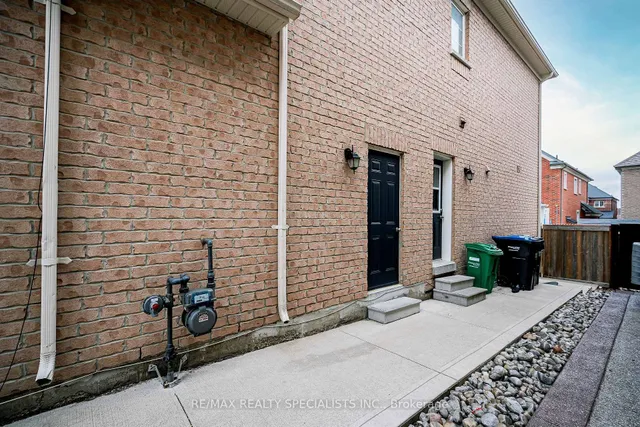 Additional image 46 of 49 Squire Ellis Dr