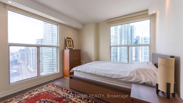 Additional image 39 of 77 Harbour Sq Unit 2412