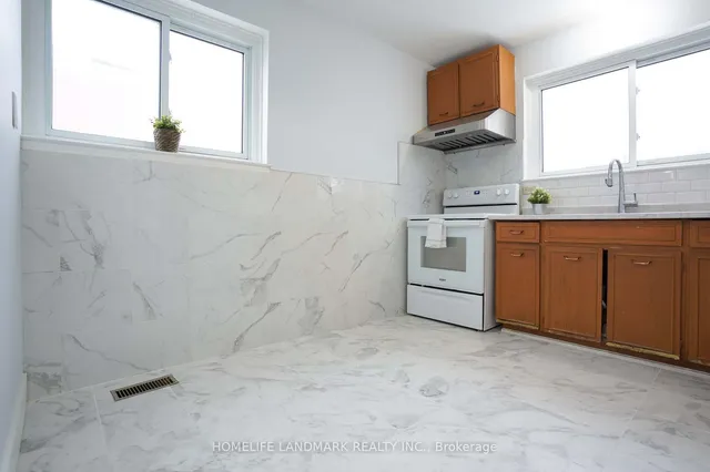 Additional image 11 of 52 Yellowstone St