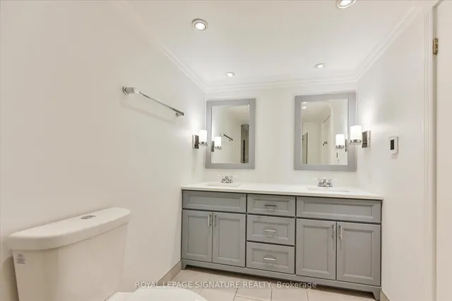 Additional image 23 of 11 Comet Crt