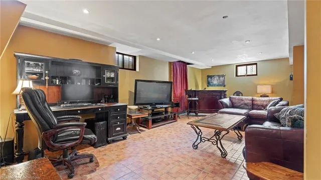 Additional image 22 of 190 Erindale Ave