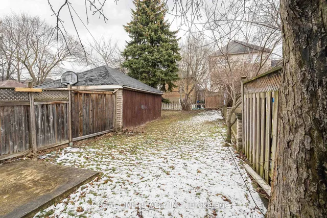 Additional image 39 of 21 Marlee Ave