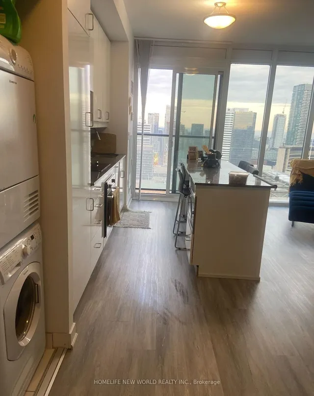 Additional image 7 of 426 University Ave Unit 3909