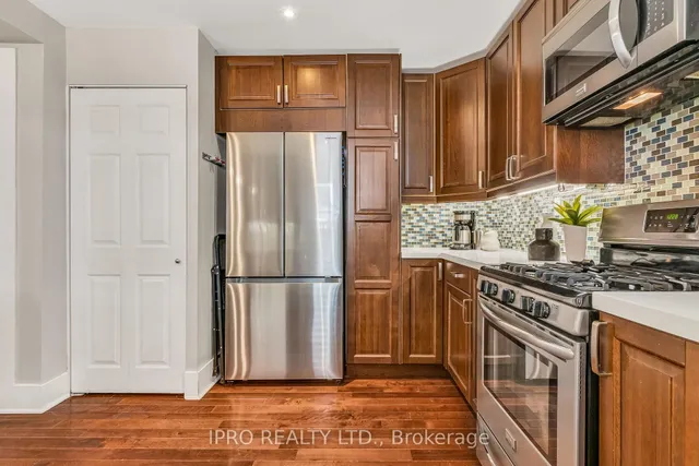 Additional image 12 of 264 Howland Ave