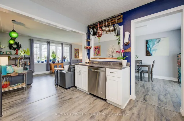 Additional image 11 of 57 Larkspur Cres