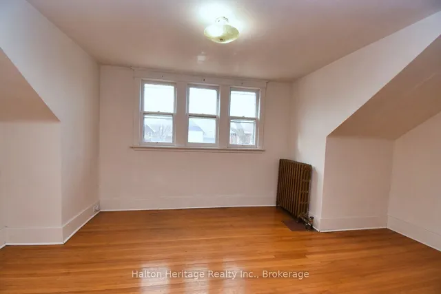 Additional image 24 of 129 Eastbourne Ave