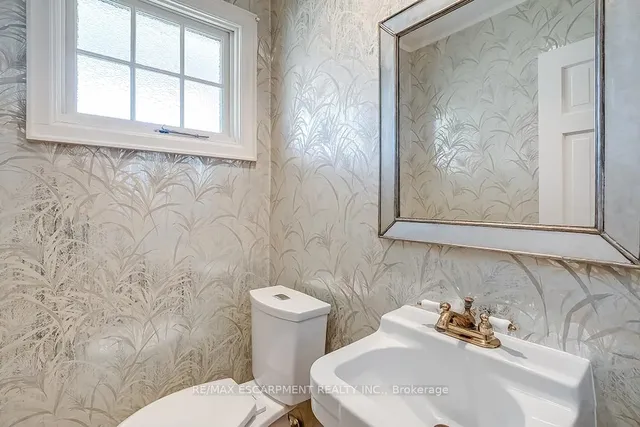 Additional image 15 of 359 Rosslyn Dr