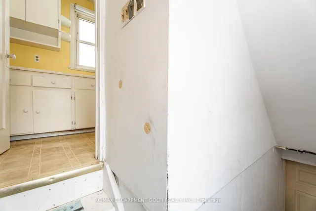 Additional image 19 of 69 Vansitmart Ave