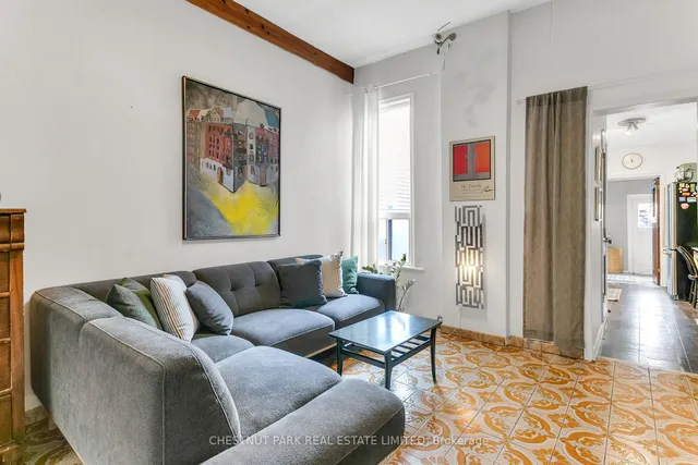 Additional image 5 of 131 Montrose Ave