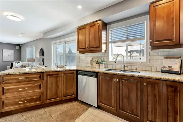 Additional image 16 of 7 Bocelli Cres