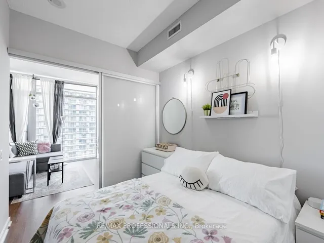 Additional image 17 of 105 The Queensway N/A Unit 2113