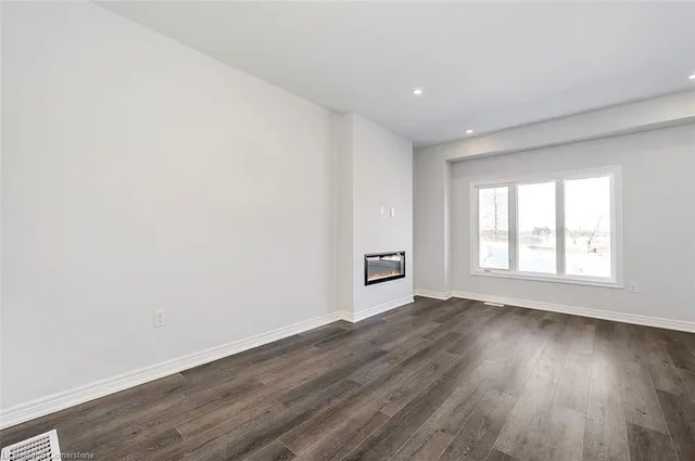Additional image 3 of 205 Thames Way Unit 44