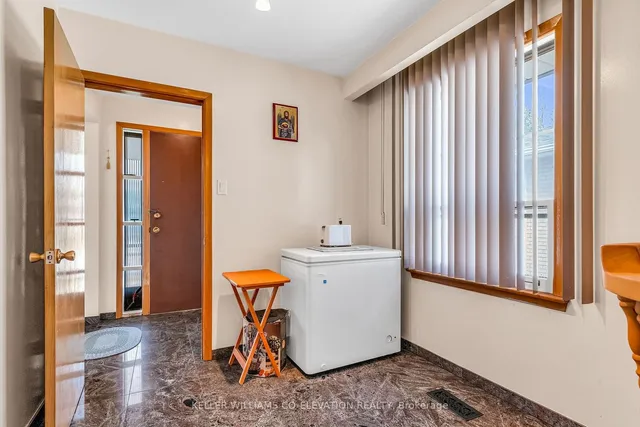 Additional image 15 of 217 La Rose Ave