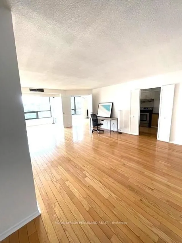 Additional image 2 of 62 Wellesley St Unit 1605