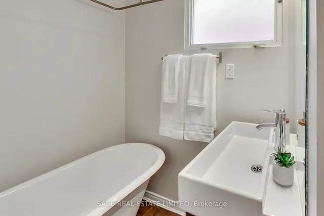 Additional image 26 of 830 Manning Ave