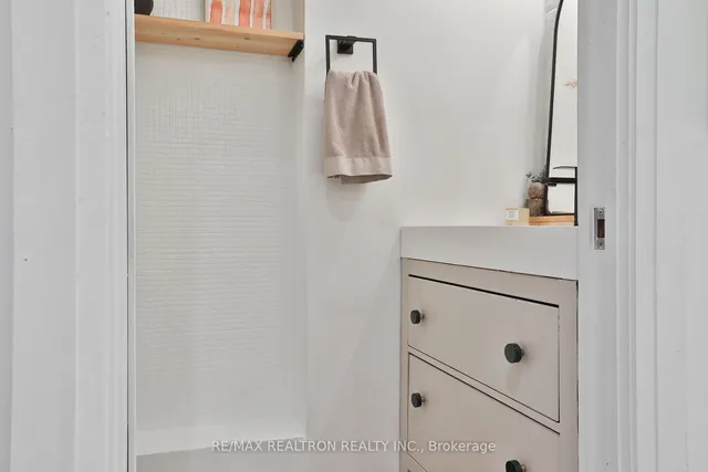 Additional image 19 of 28 Muriel Ave