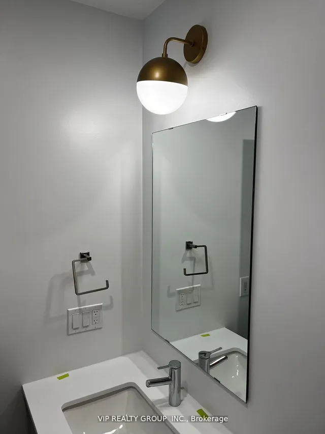 Additional image 7 of 393 Dundas St