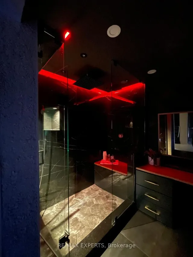 Additional image 23 of 550 Queens Quay Unit 412