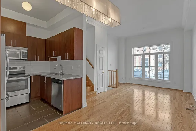 Additional image 8 of 443D Queen St