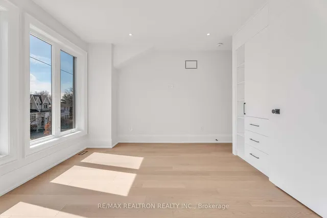 Additional image 24 of 58 Athabaska Ave