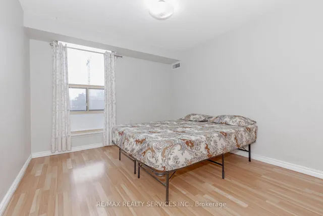 Additional image 32 of 18 Knightsbridge Rd Unit 304