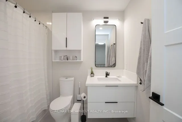 Additional image 23 of 1809 Upper Wentworth St Unit 22