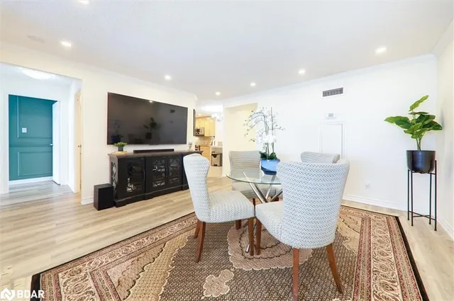 Additional image 12 of 131 Torresdale Ave Unit PH4