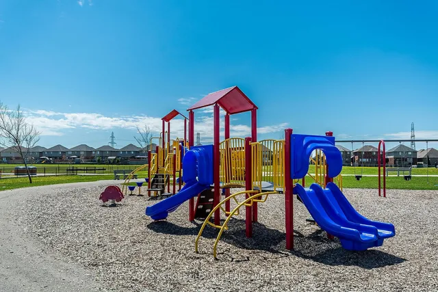 Additional image 34 of 45 Bellagio Ave