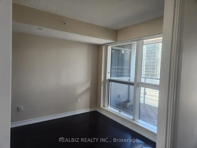 Additional image 18 of 386 Yonge St Unit 1516