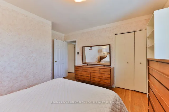 Additional image 26 of 1292 Elgin Cres