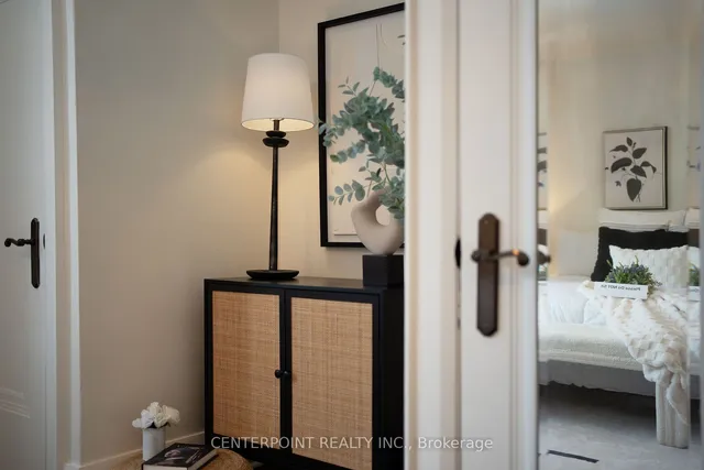 Additional image 33 of 90 Heddington Ave