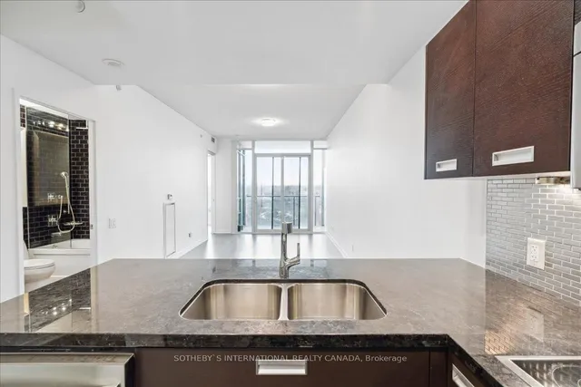 Additional image 9 of 90 Park Lawn Rd Unit 915