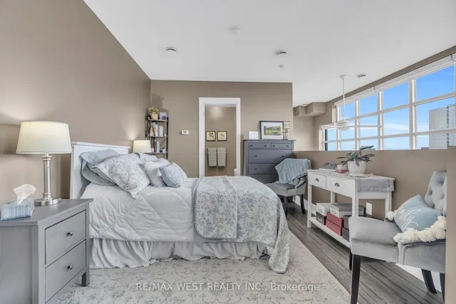 Additional image 10 of 112 Benton St Unit 704