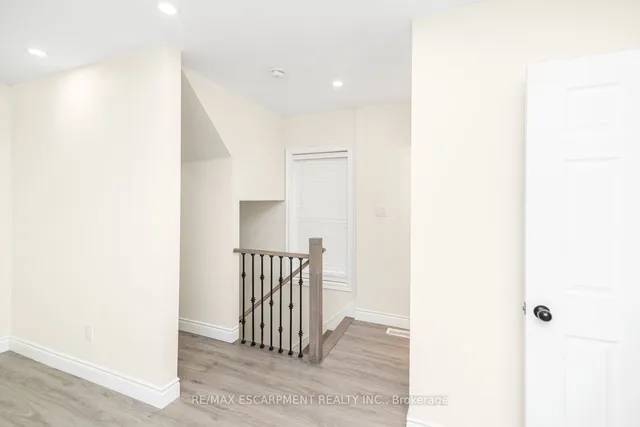 Additional image 21 of 922 Burlington St