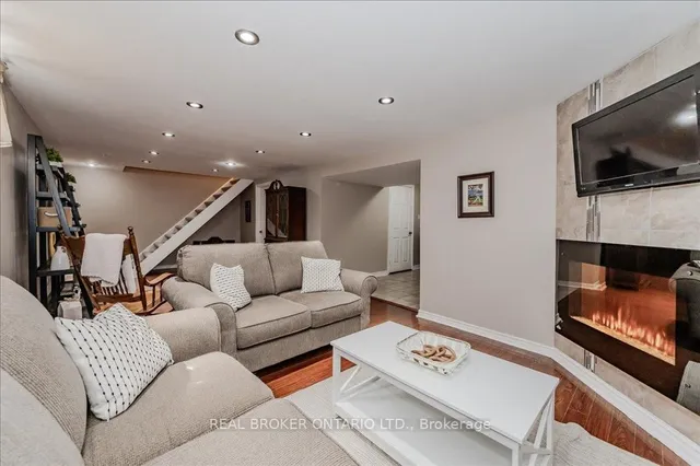 Additional image 32 of 60 Silverspring Cres
