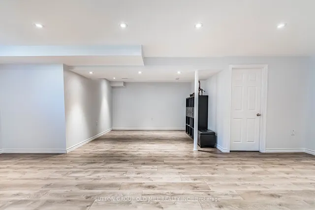 Additional image 28 of 45 Bellagio Ave