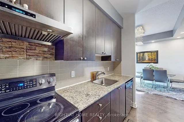 Additional image 7 of 181 Village Green Sq Unit 1218