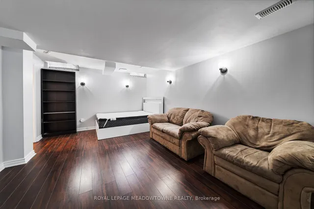 Additional image 24 of 433 Baverstock Cres