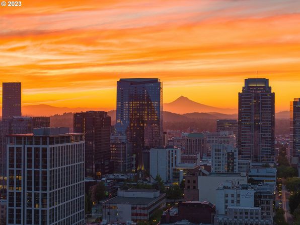 550 SW 10th Ave #2105, Portland, OR 97205
