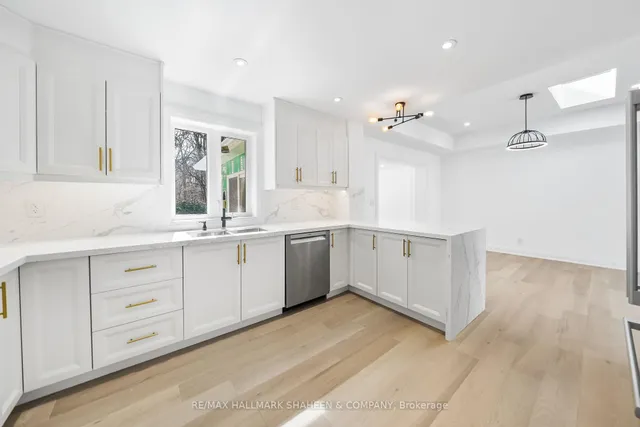 Additional image 17 of 27 Christine Cres