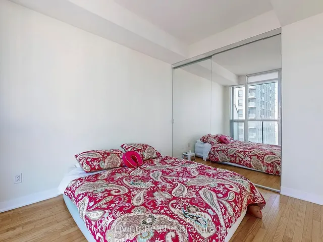 Additional image 6 of 770 Bay St Unit 1403