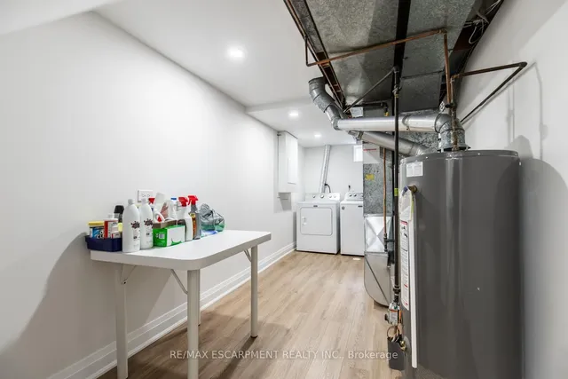 Additional image 36 of 150 Gateshead Cres Unit 101