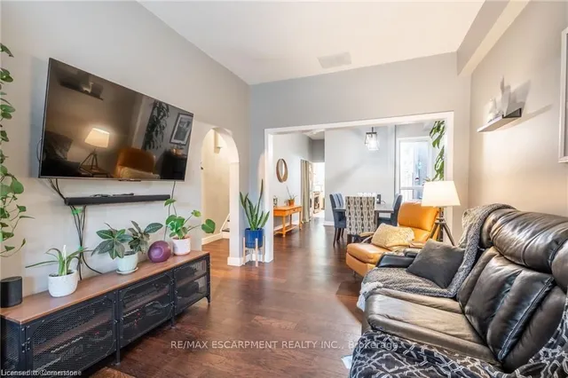 Additional image 12 of 166 Catharine St