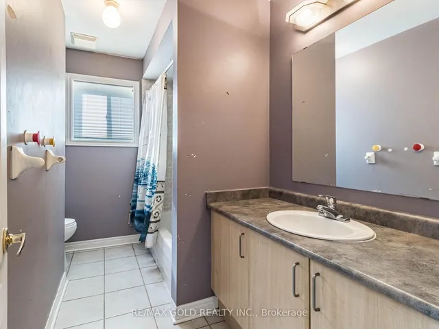 Additional image 43 of 24 Bramoak Cres