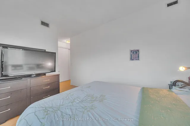 Additional image 31 of 8 Lee Centre Dr Unit PH203